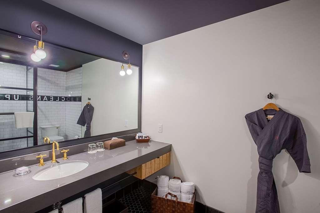 The George, By Valencia Hotel Collection College Station Room photo