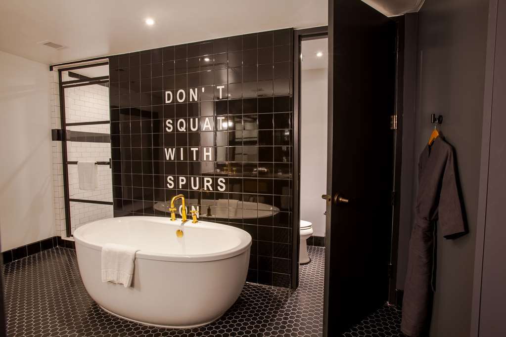 The George, By Valencia Hotel Collection College Station Room photo
