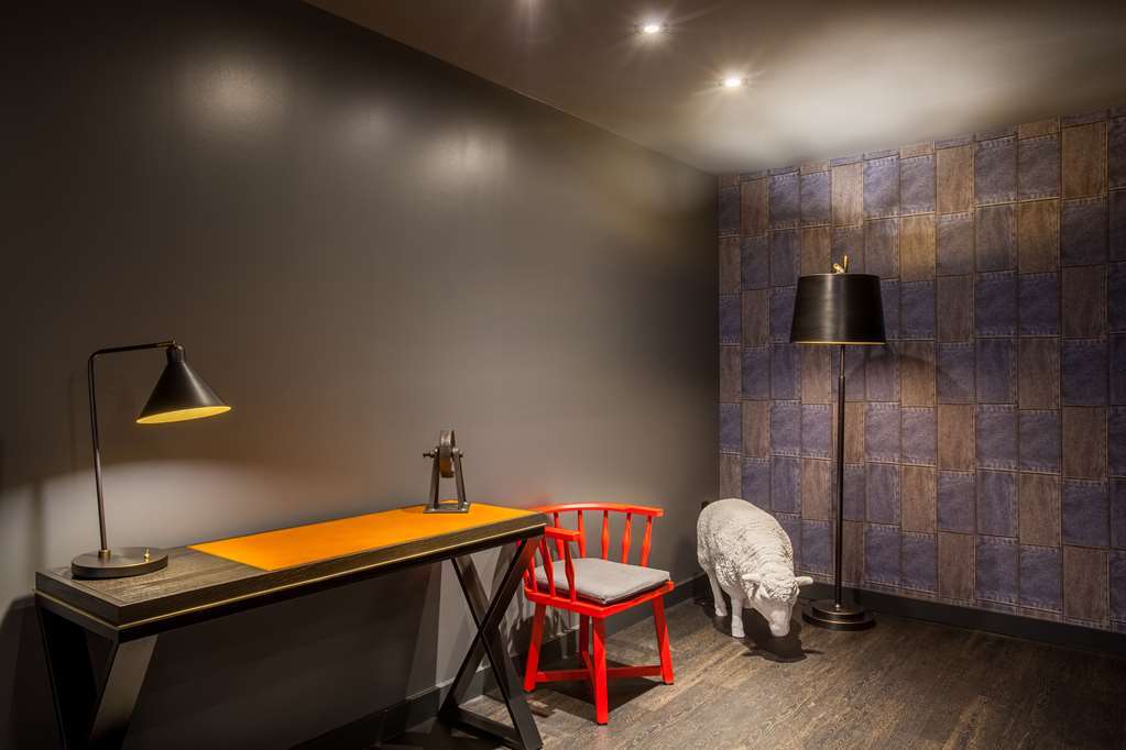 The George, By Valencia Hotel Collection College Station Room photo